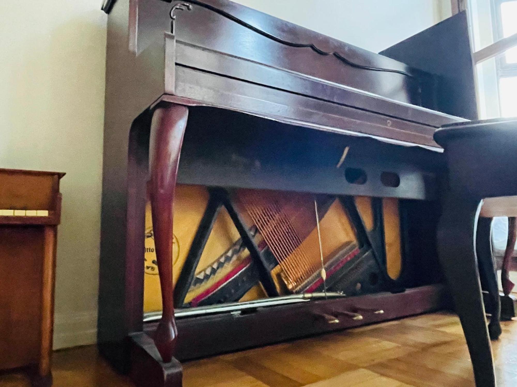 Apartment A Splendid Art Deco Piano No Loadshedding *