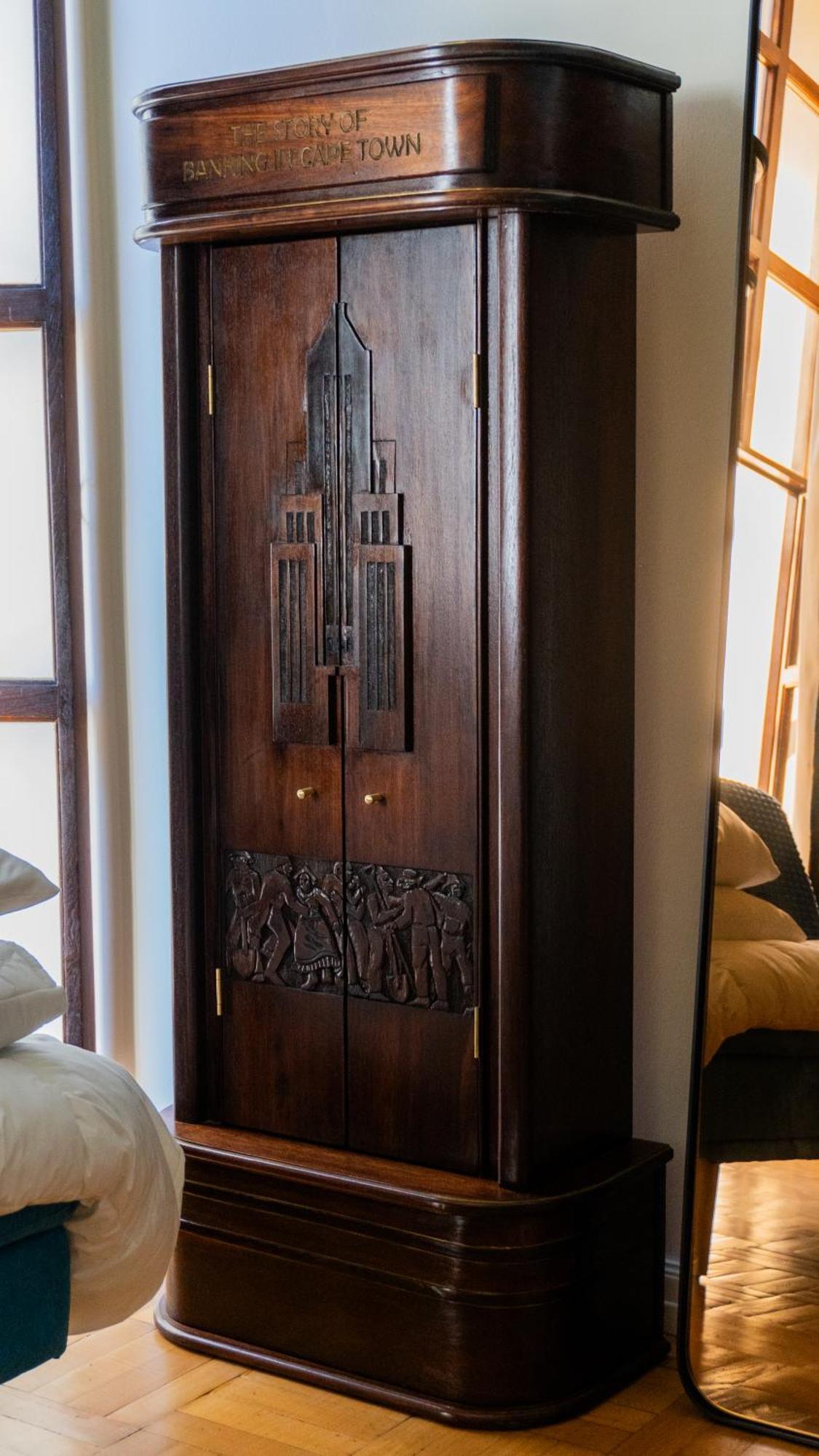 A Splendid Art Deco Piano No Loadshedding Apartment Cape Town