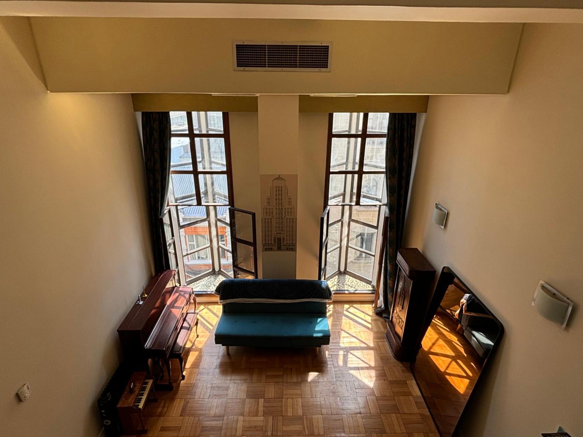 Apartment A Splendid Art Deco Piano No Loadshedding